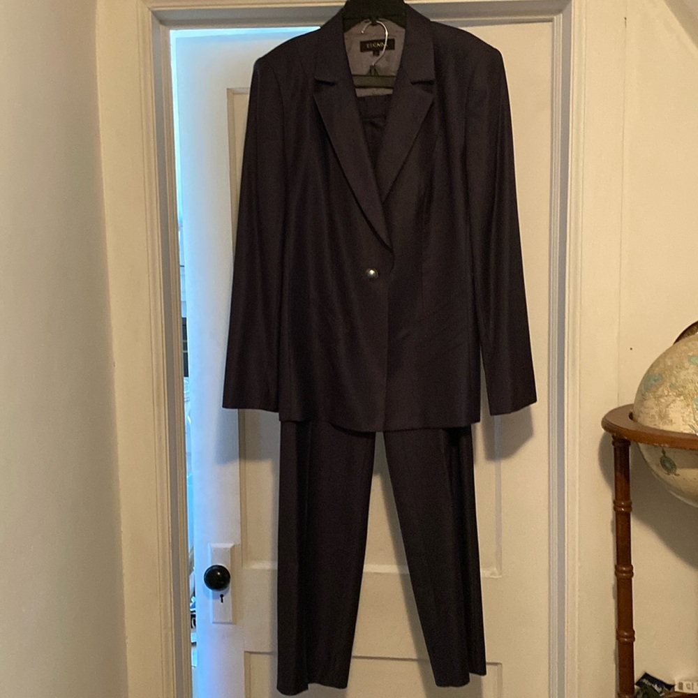 Escada Suit New Wool Silk Stretch Shimmering Detail Stitching Gorgeous